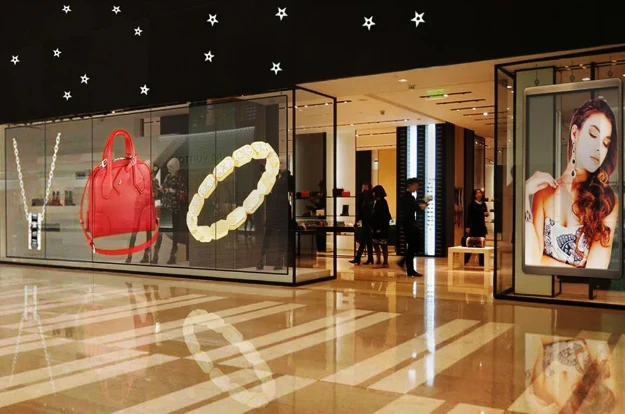 Pantalla LED transparente frente a pantalla LED tradicional