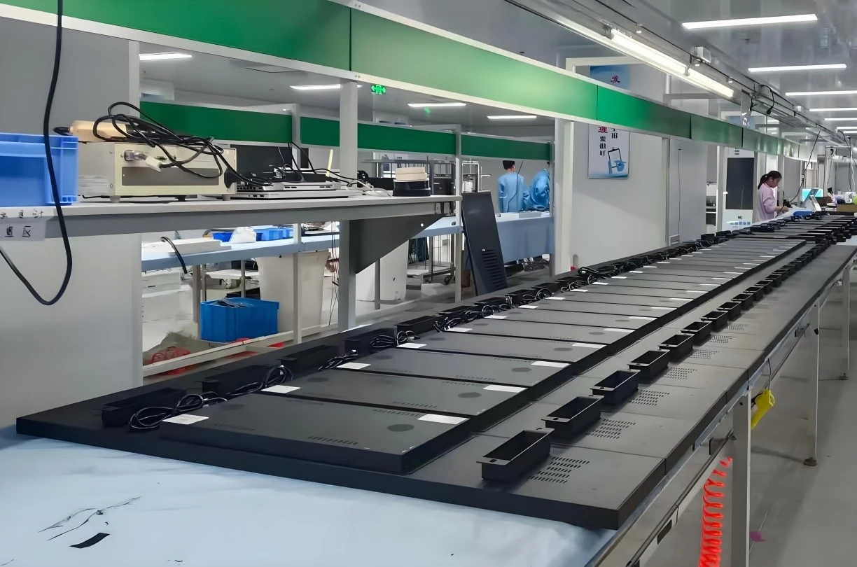 Redefining Digital Signage Standards Redefining Digital Signage Standards